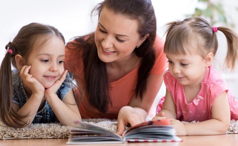 7 Tips Mengajarkan Anak Membaca dengan Mudah dan Seru Sejak Dini!