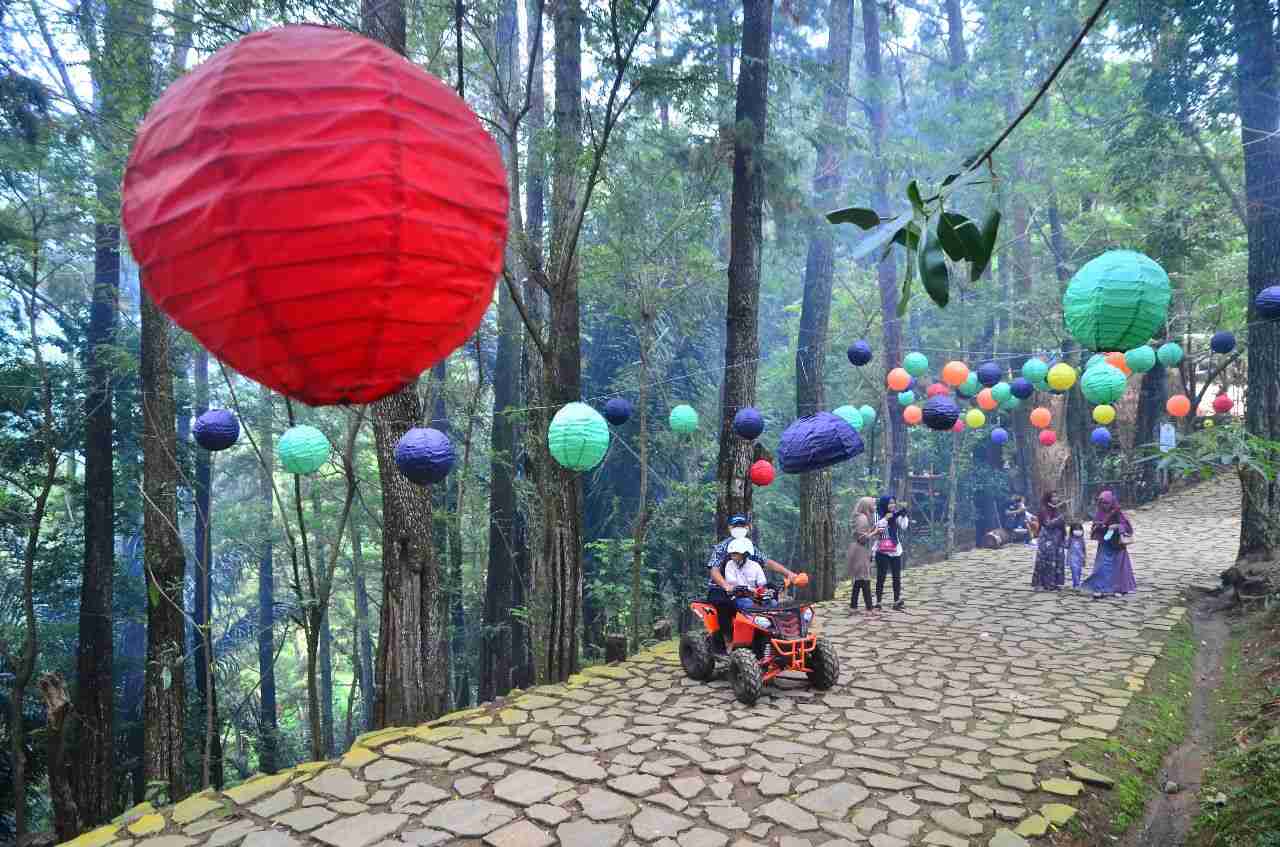 8 Surga Wisata Alam di Bogor Yang Menyegarkan!